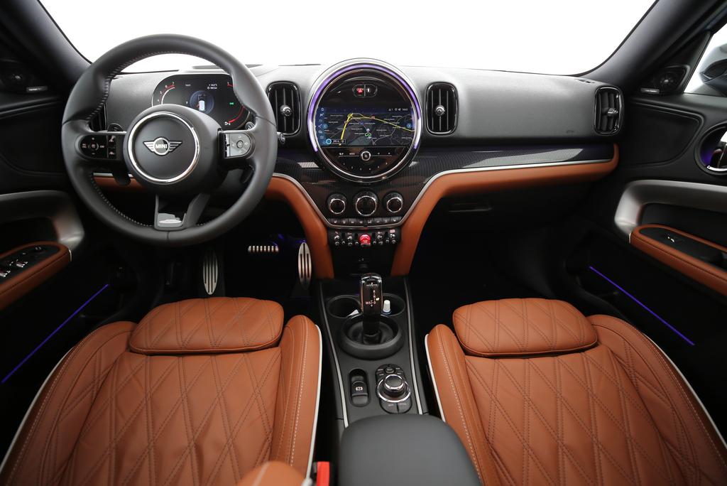 MINI Countryman F60 2.0i John Cooper Works ALL4-image-4