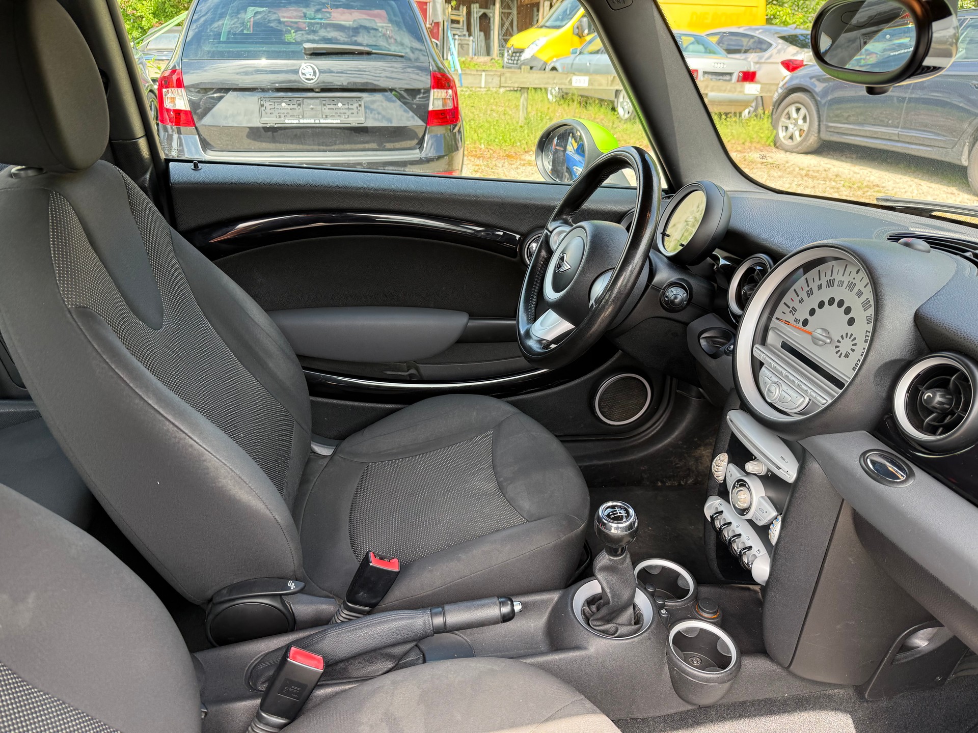 MINI One-image-12