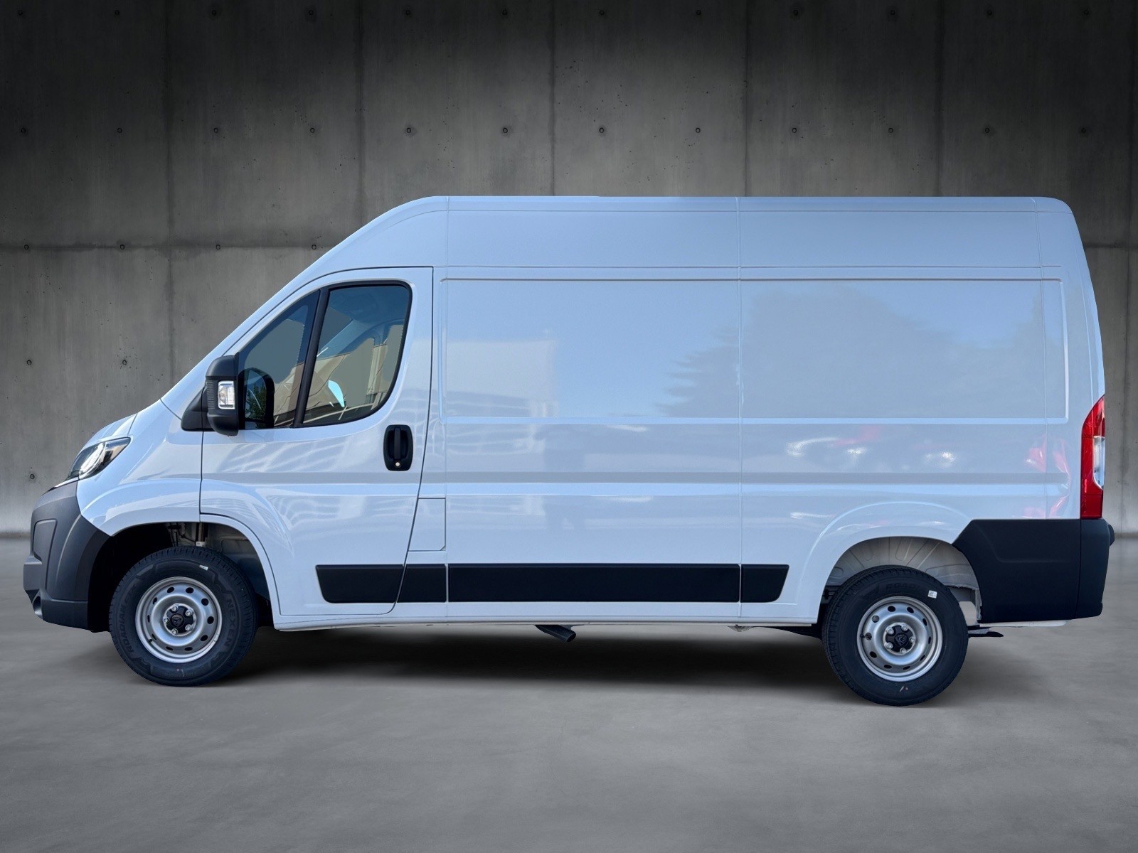 PEUGEOT Boxer 2.2 HDI 335 L2H2-showroom-element-1