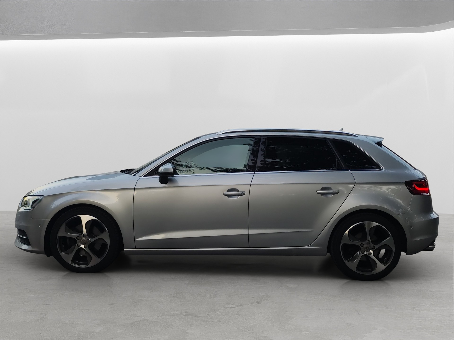 AUDI A3 Sportback 1.8 TFSI Attraction quattro S-tronic-showroom-element-2