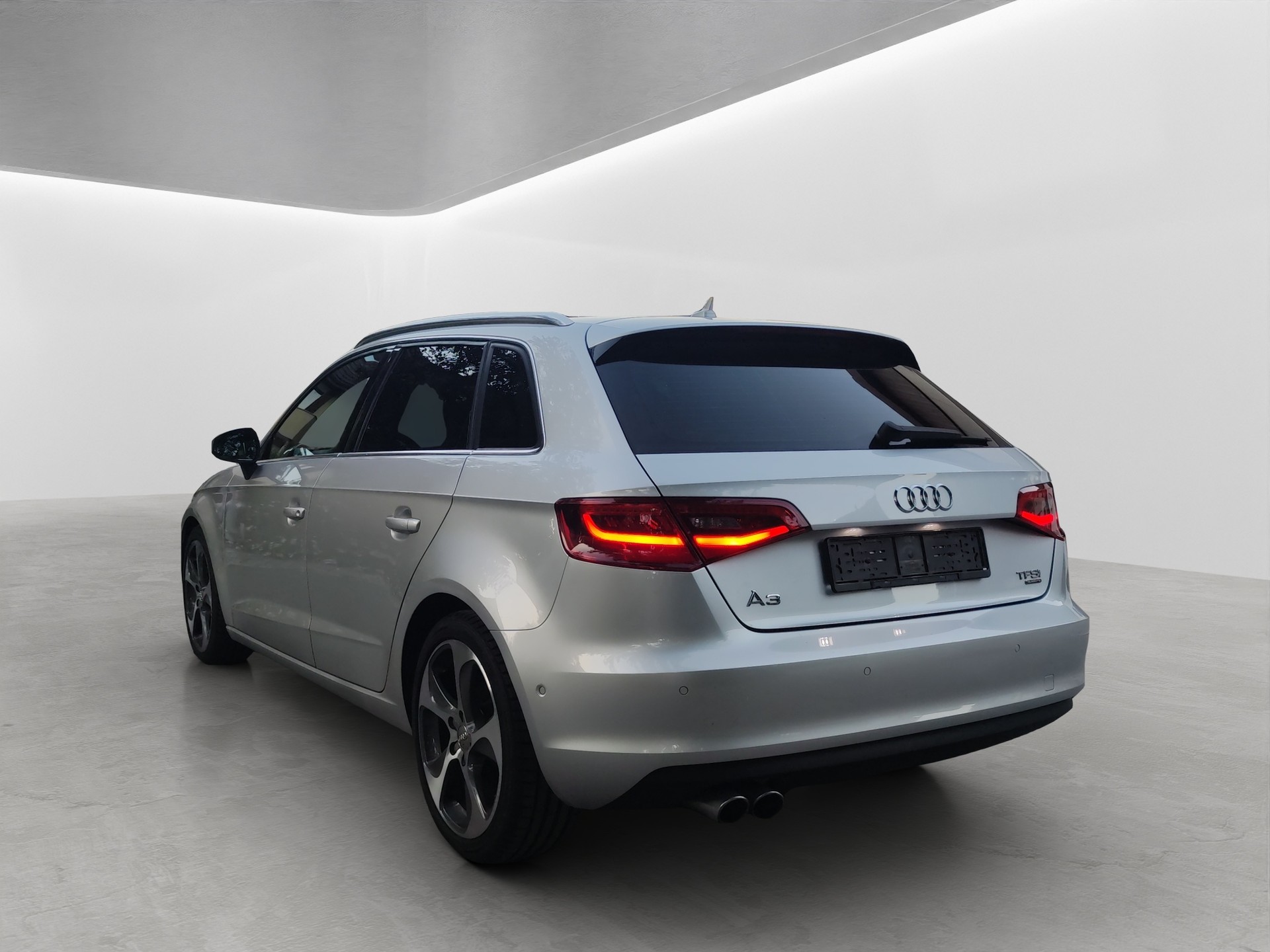 AUDI A3 Sportback 1.8 TFSI Attraction quattro S-tronic-showroom-element-3