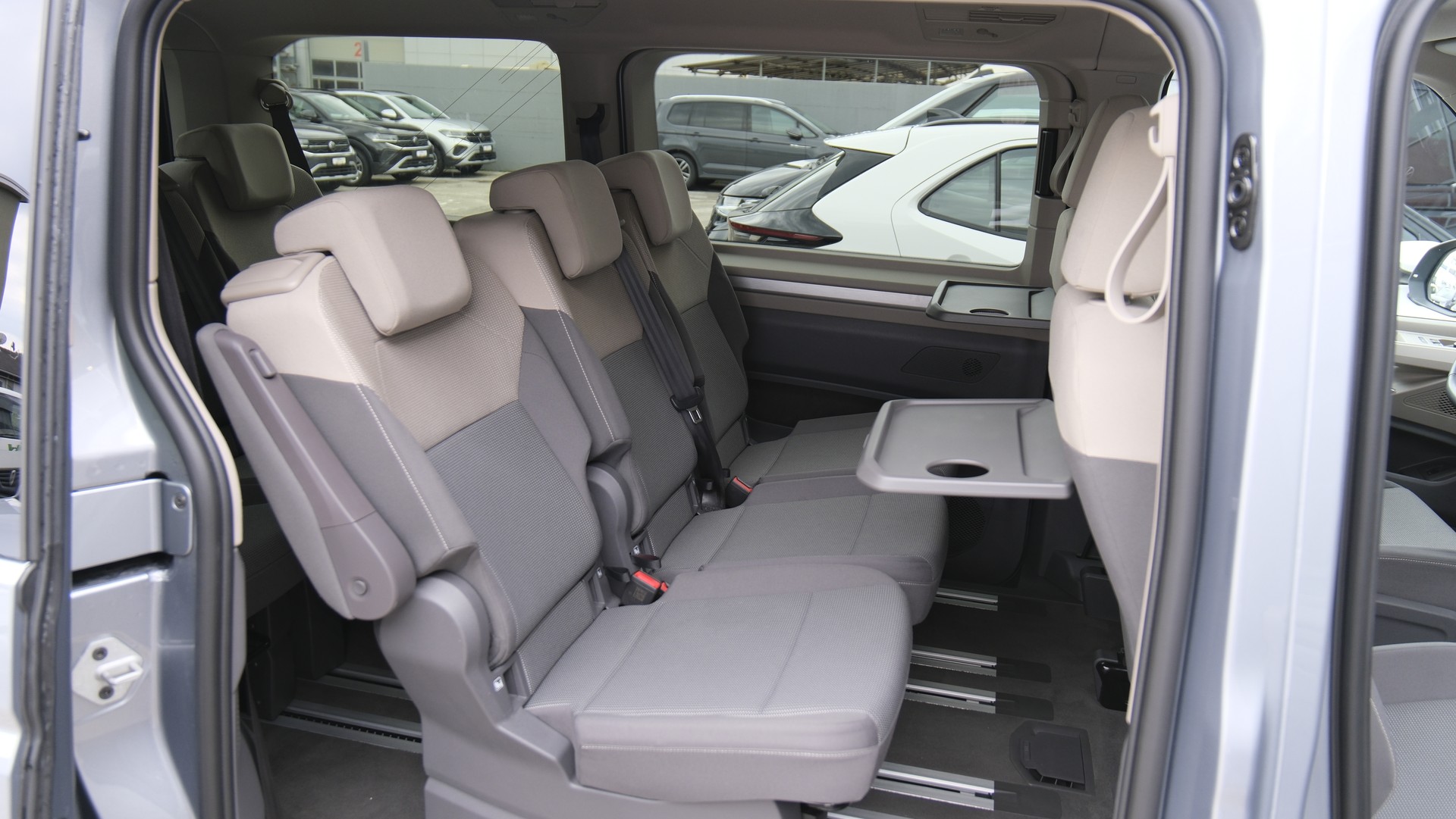 VW Multivan 2.0 TDI Life DSG Lang " 8 Sitzplätze "-image-9