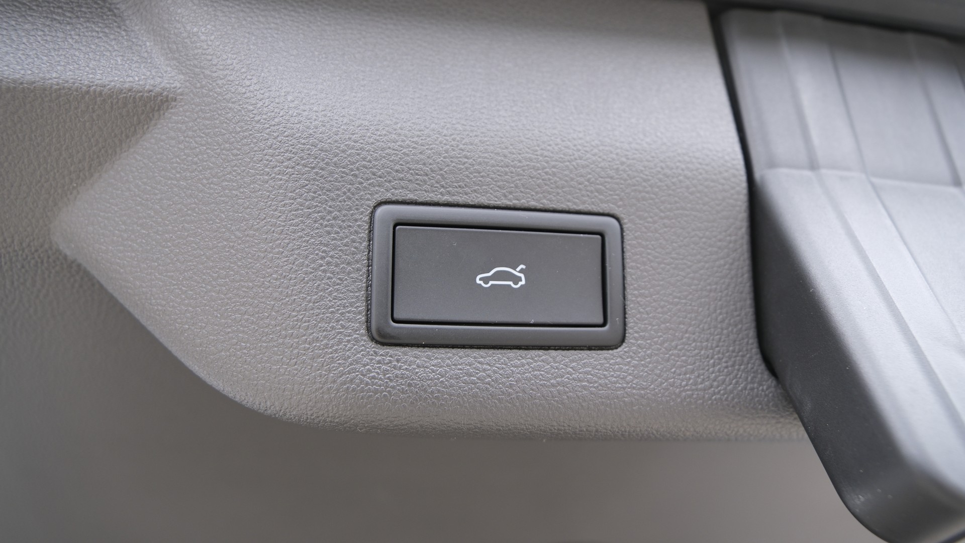 VW Multivan 2.0 TDI Life DSG Lang " 8 Sitzplätze "-image-16