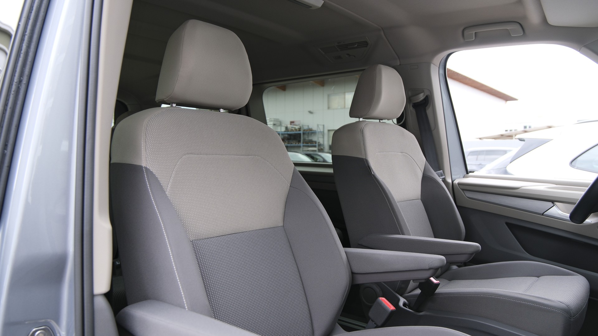 VW Multivan 2.0 TDI Life DSG Lang " 8 Sitzplätze "-image-19