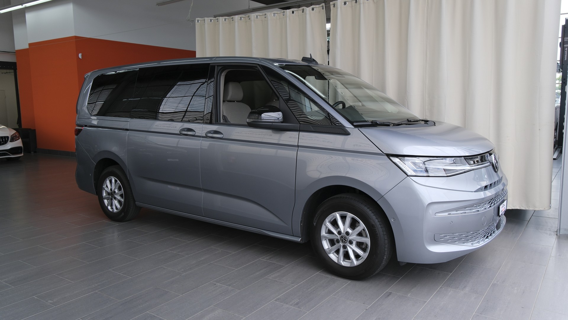 VW Multivan 2.0 TDI Life DSG Lang " 8 Sitzplätze "-image-28