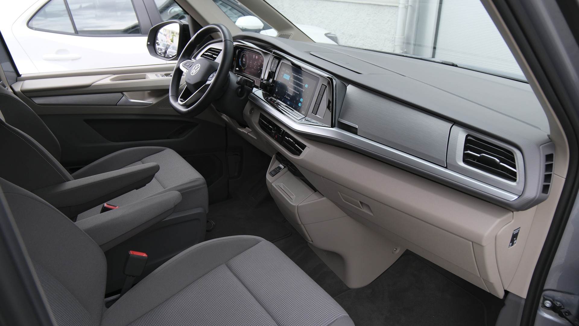 VW Multivan 2.0 TDI Life DSG Lang " 8 Sitzplätze "-image-18