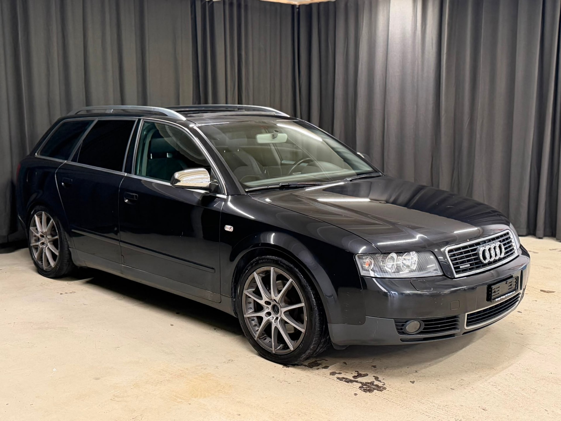 AUDI A4 Avant 3.0 V6 quattro-image-1