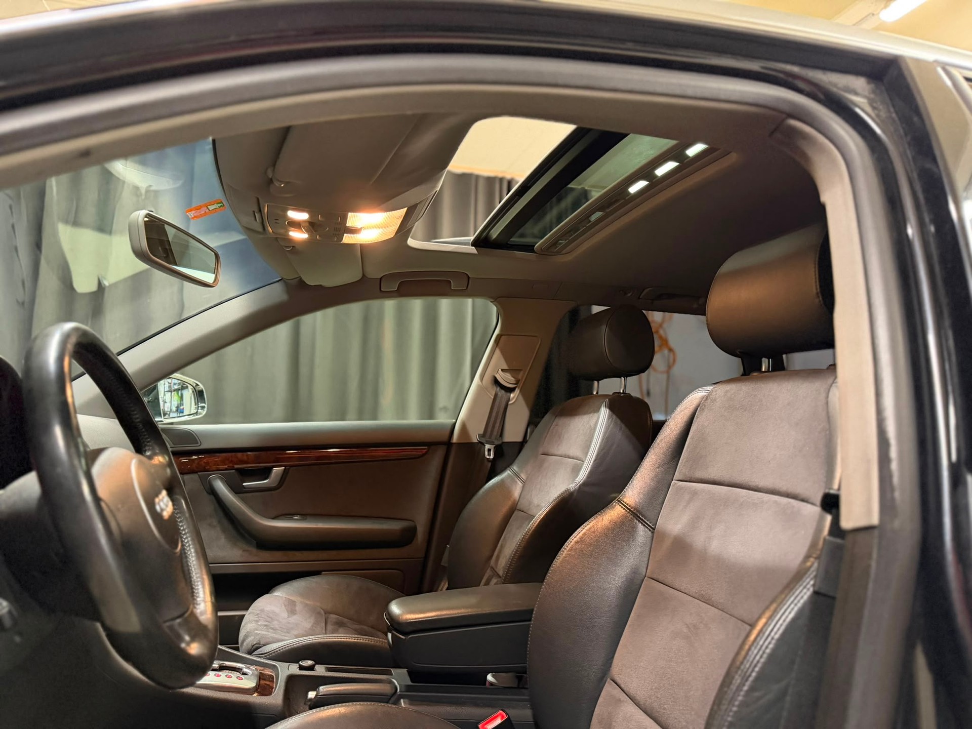 AUDI A4 Avant 3.0 V6 quattro-image-8