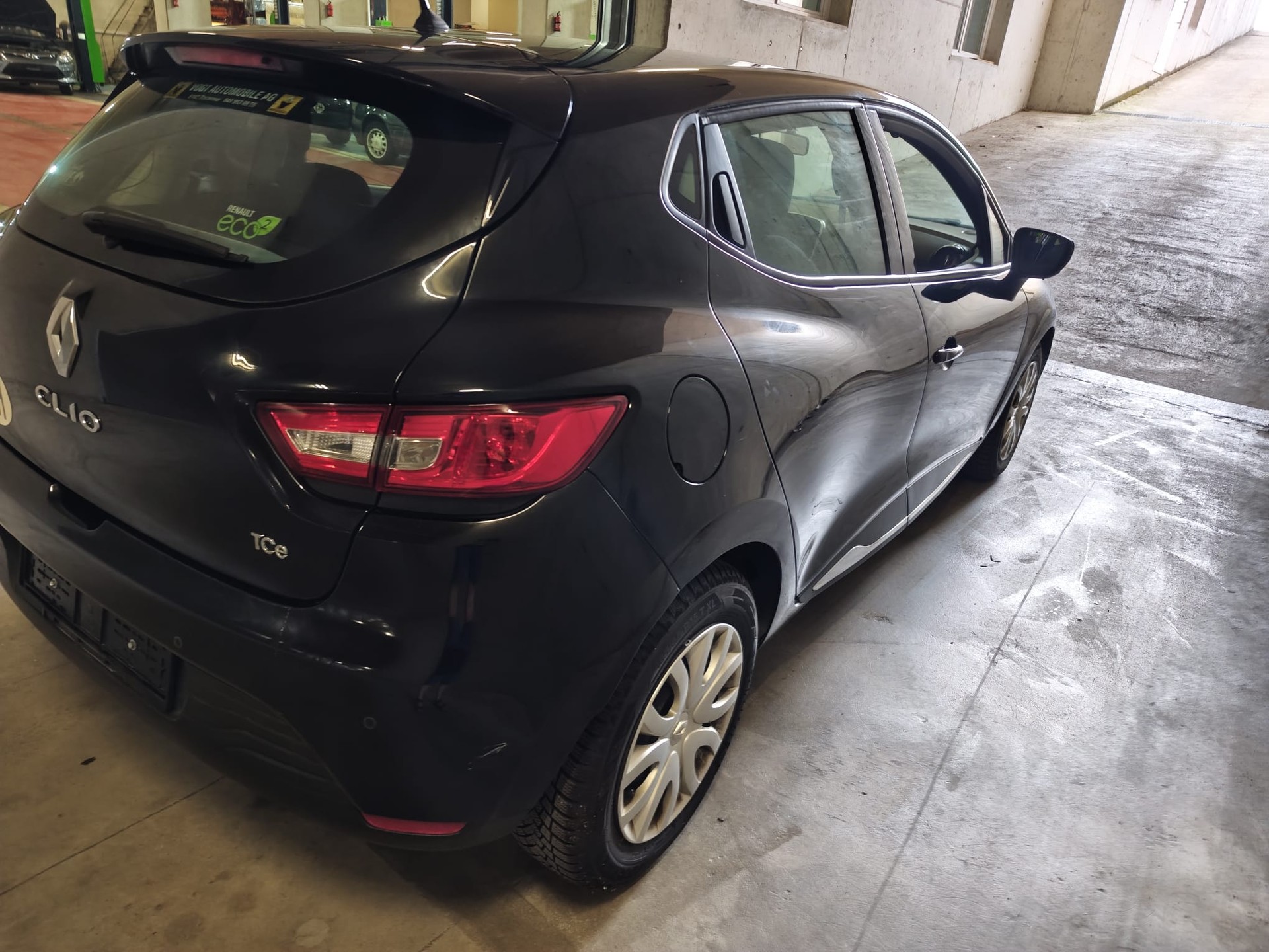 RENAULT Clio 90-showroom-element-2