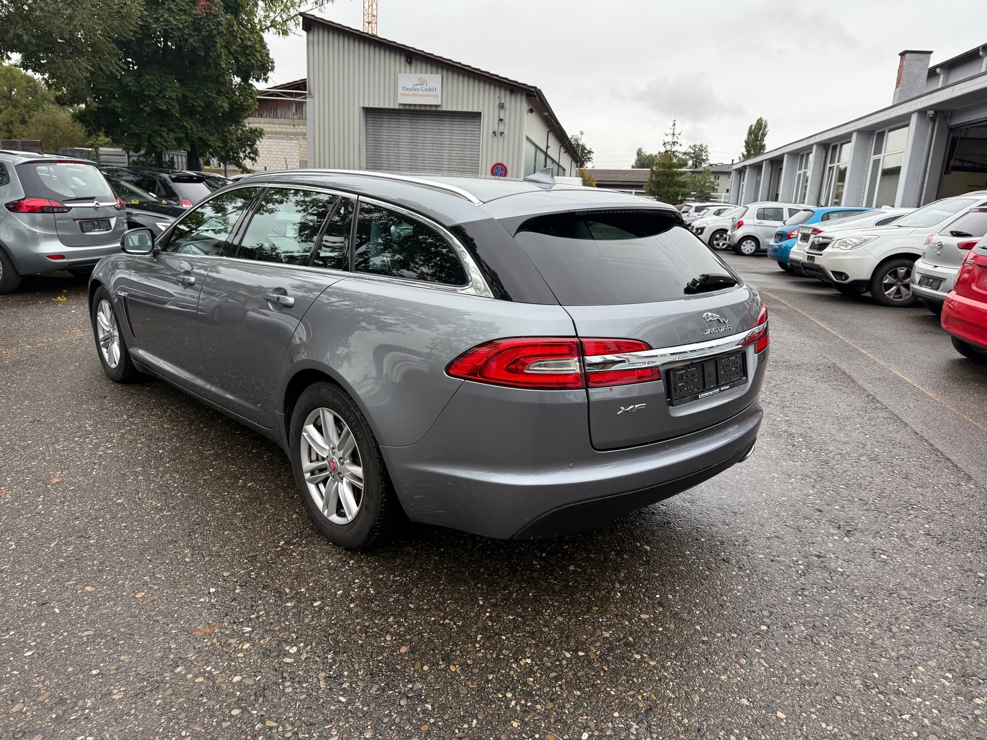 JAGUAR XF Sportbrake 2.2d Luxury-showroom-element-3