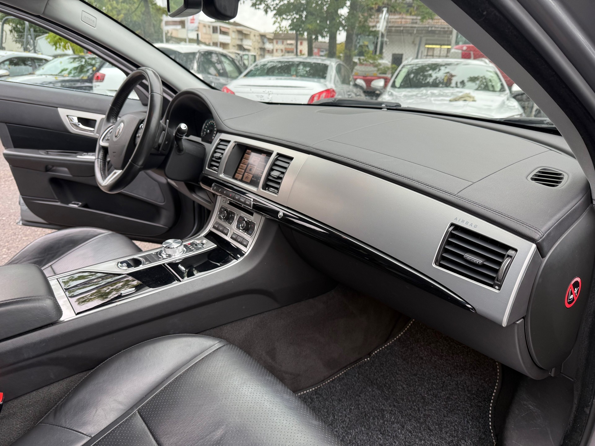 JAGUAR XF Sportbrake 2.2d Luxury-image-8
