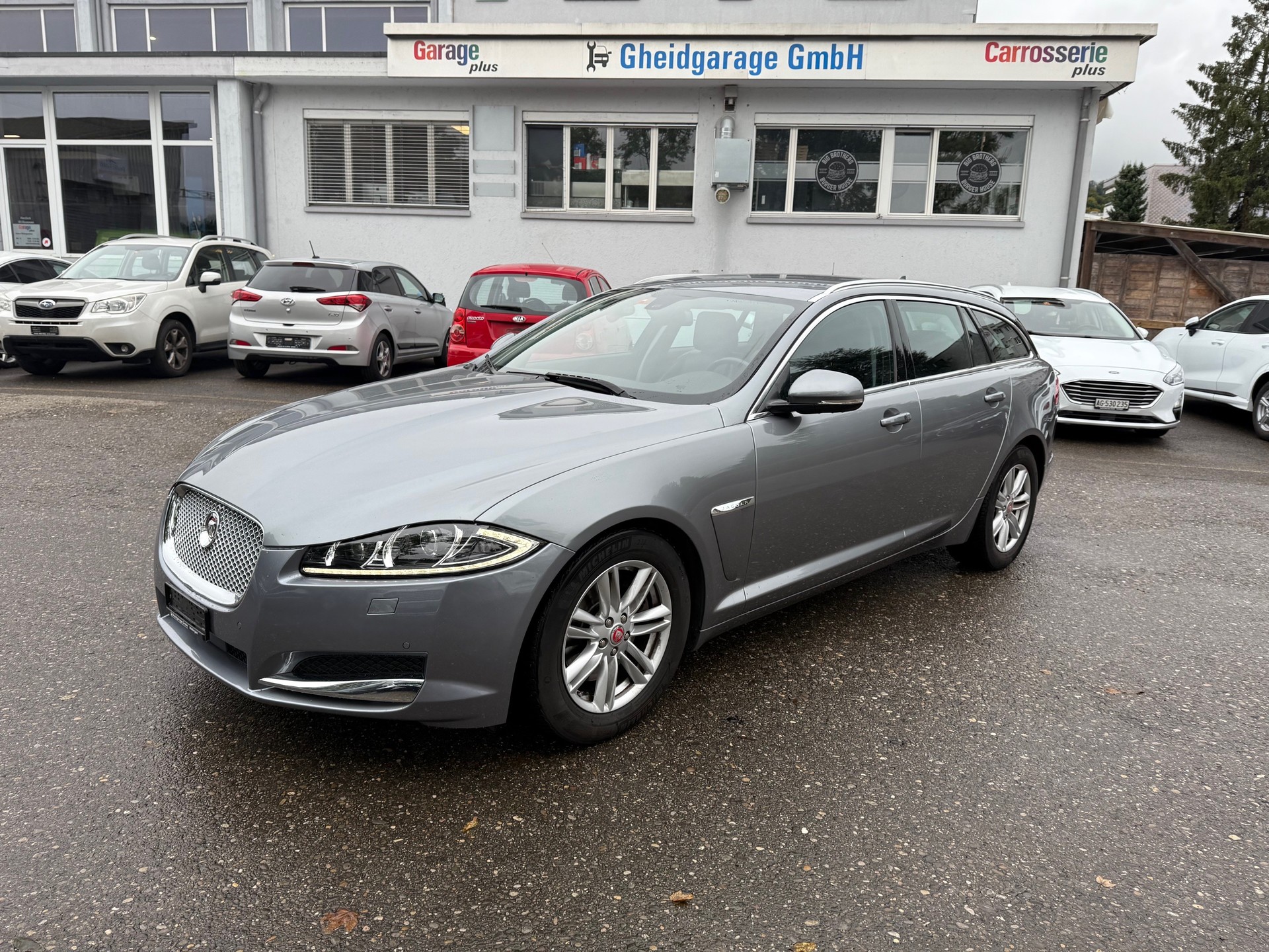 JAGUAR XF Sportbrake 2.2d Luxury-showroom-element-1