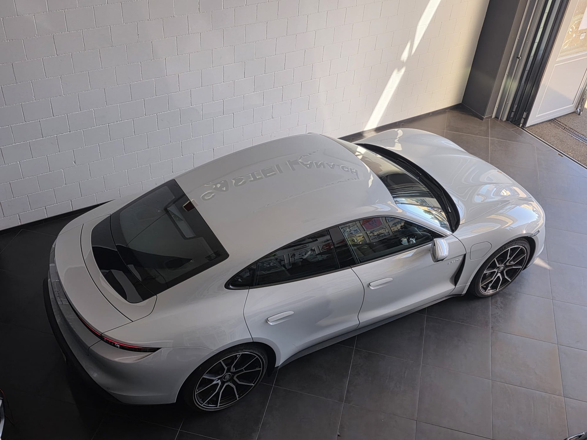 PORSCHE Taycan Sport Turismo Performance Plus 93,4kWh-showroom-element-3