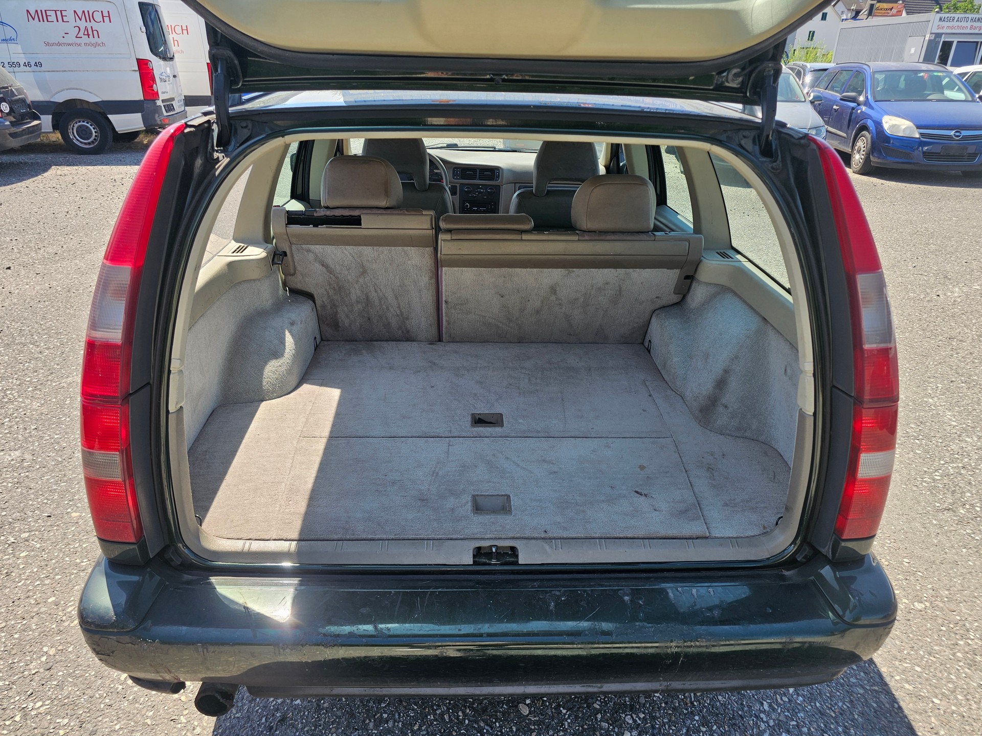 VOLVO V70 2.0-image-8