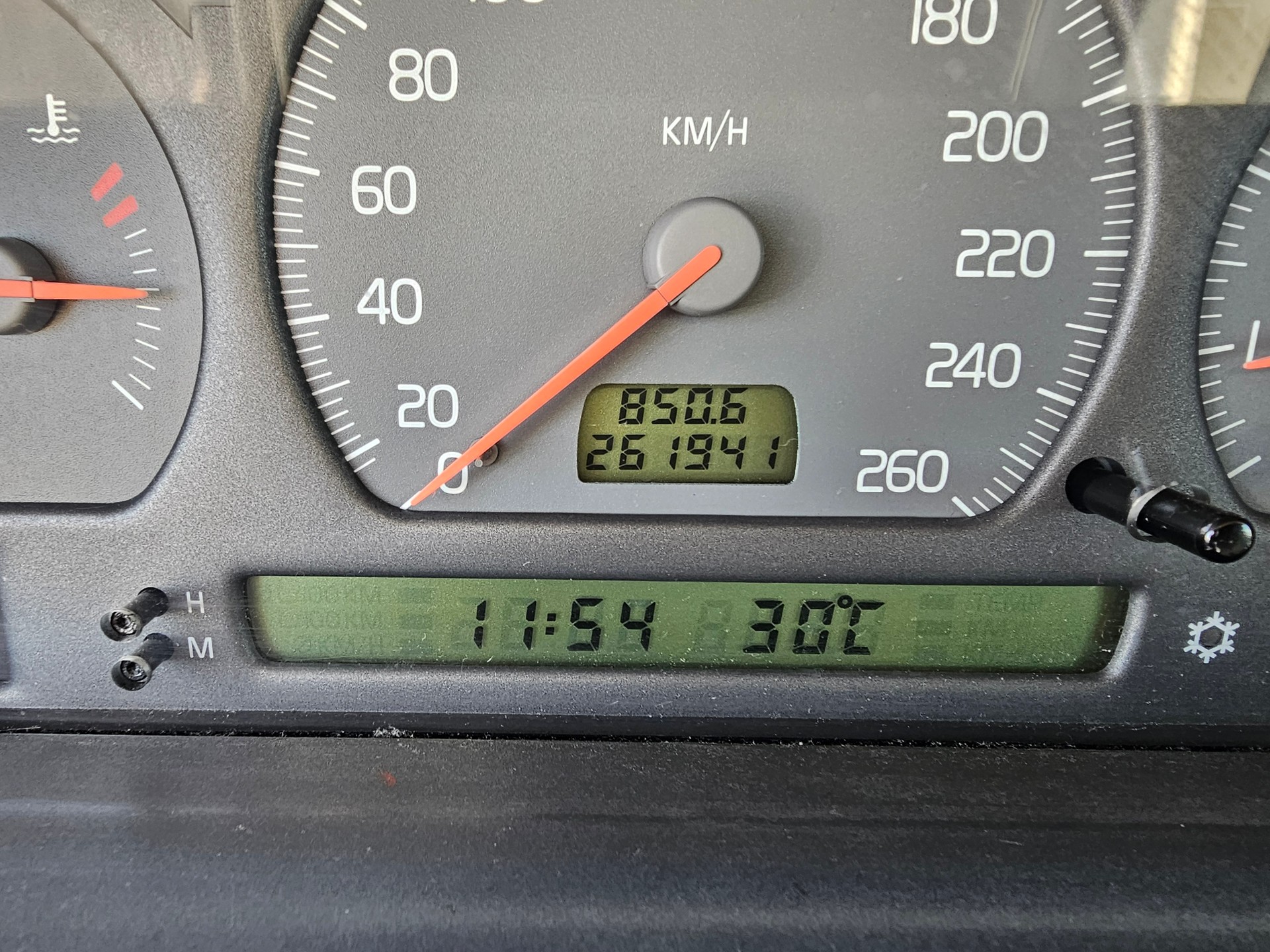 VOLVO V70 2.0-image-11