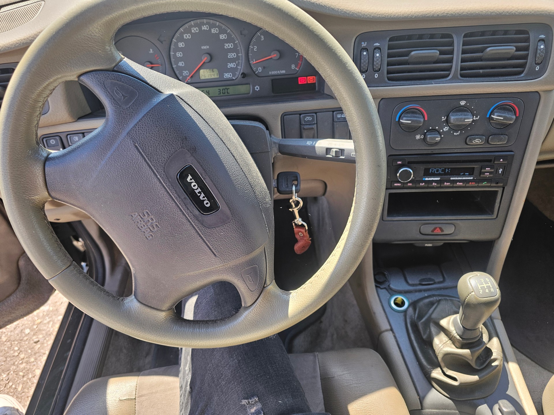 VOLVO V70 2.0-image-10