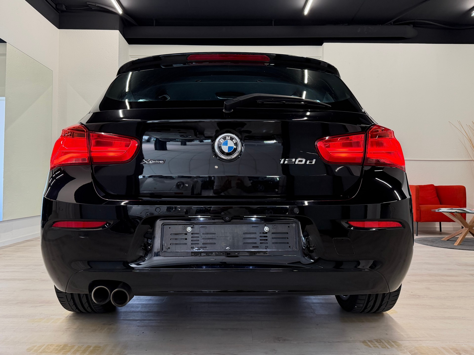 BMW 120d xDrive Sport Line Steptronic-image-10