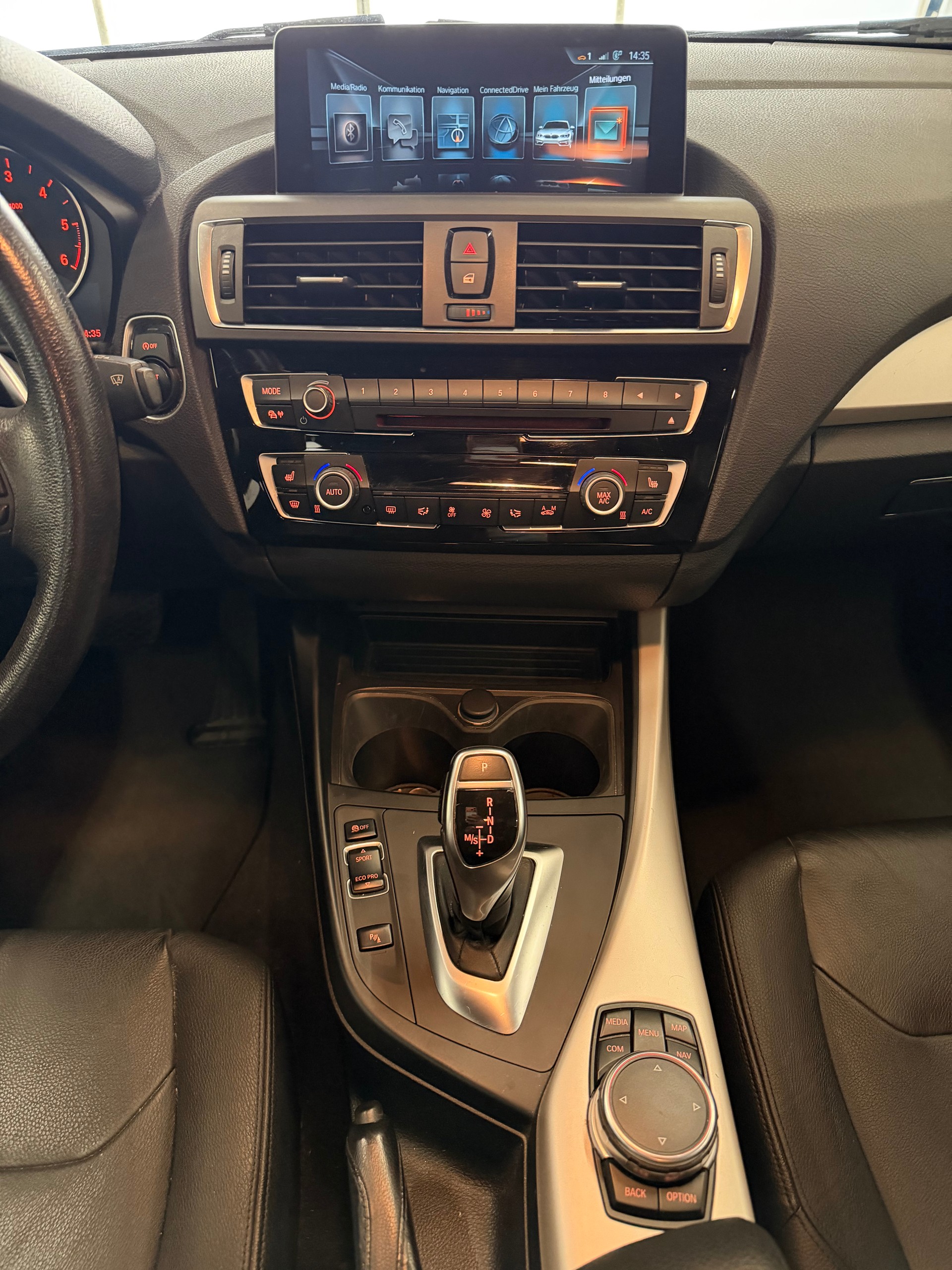 BMW 120d xDrive Sport Line Steptronic-image-22