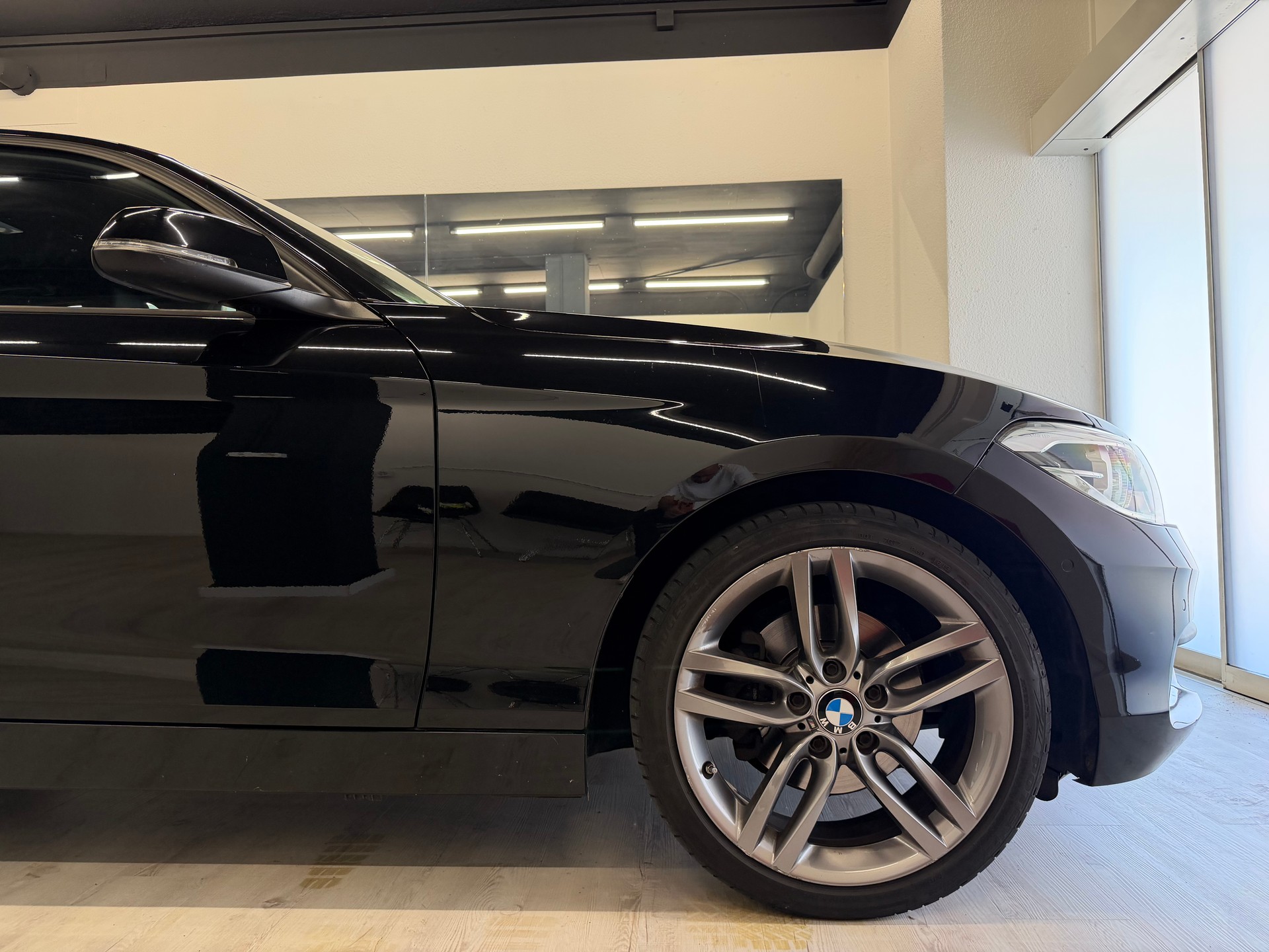 BMW 120d xDrive Sport Line Steptronic-image-12