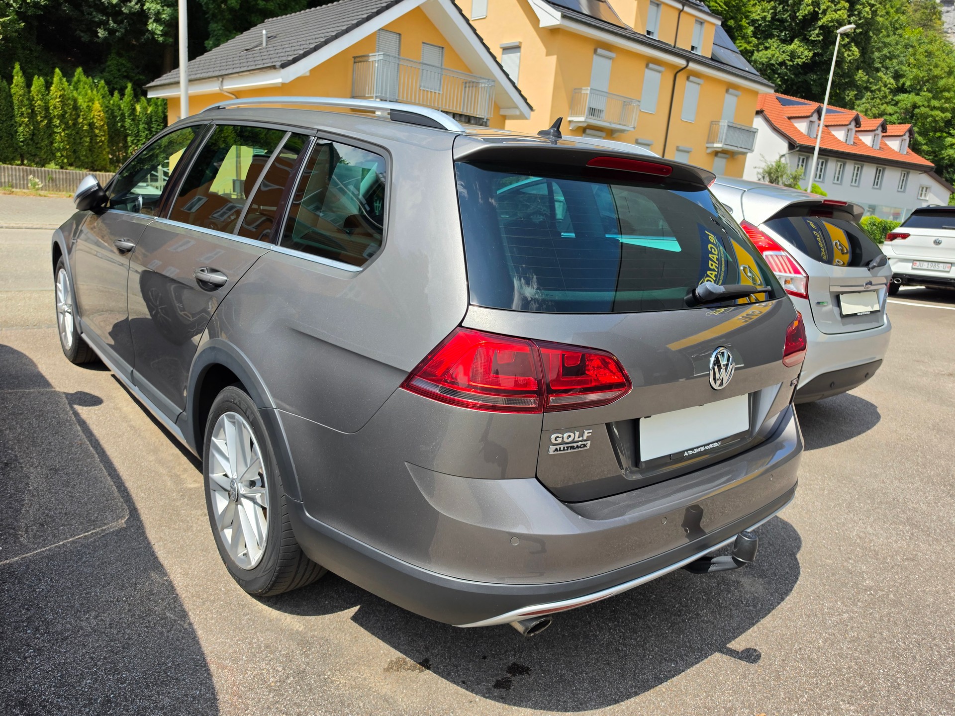 VW Golf 1.8 TSI Alltrack 4Motion-image-3