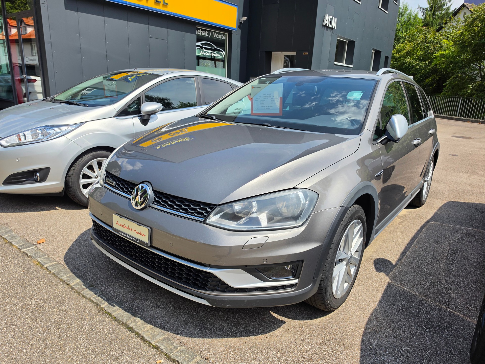 VW Golf 1.8 TSI Alltrack 4Motion-image-1