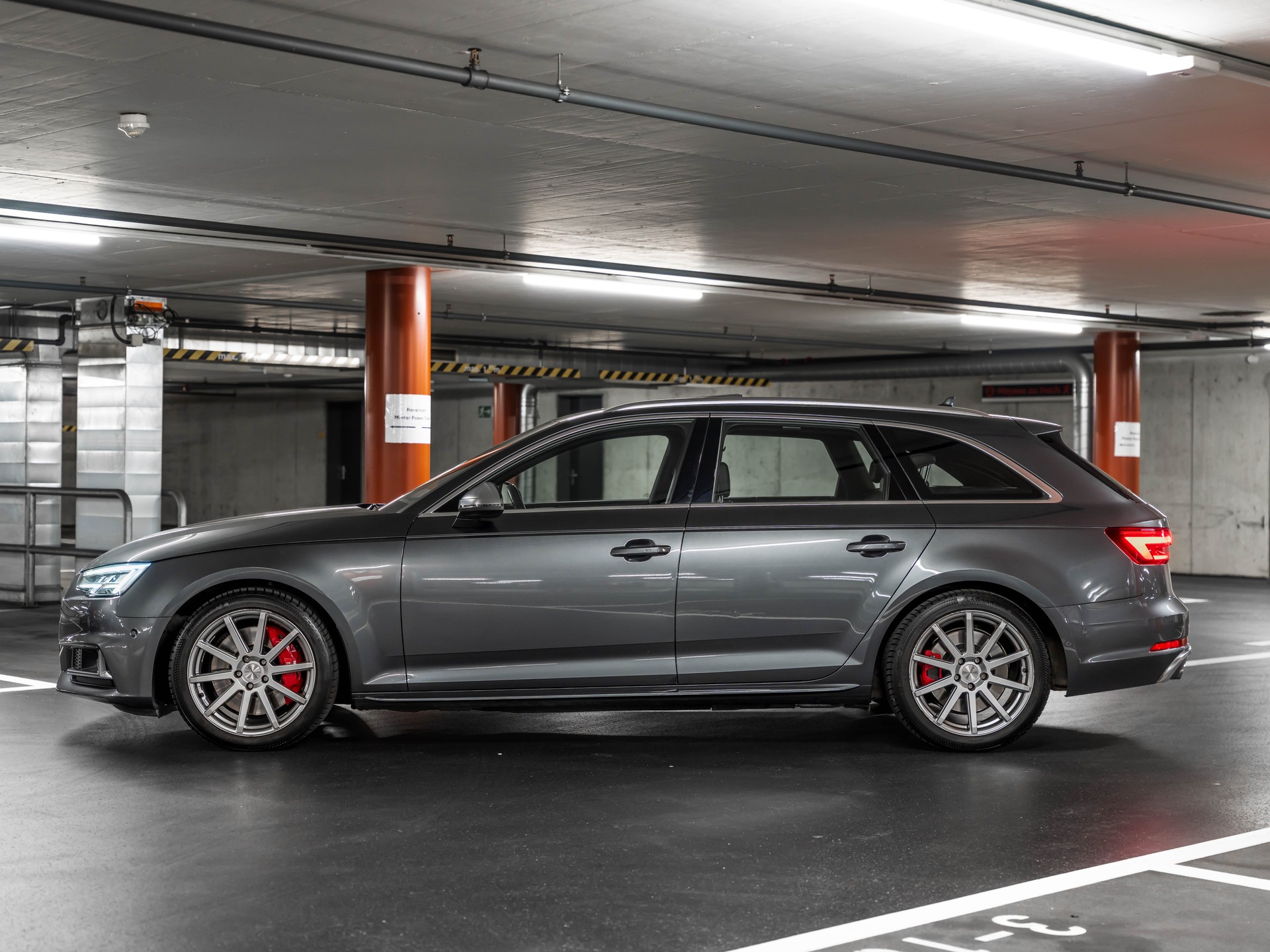 AUDI S4 Avant 3.0 TFSI quattro tiptronic AUDI EXCLUSIVE-image-4