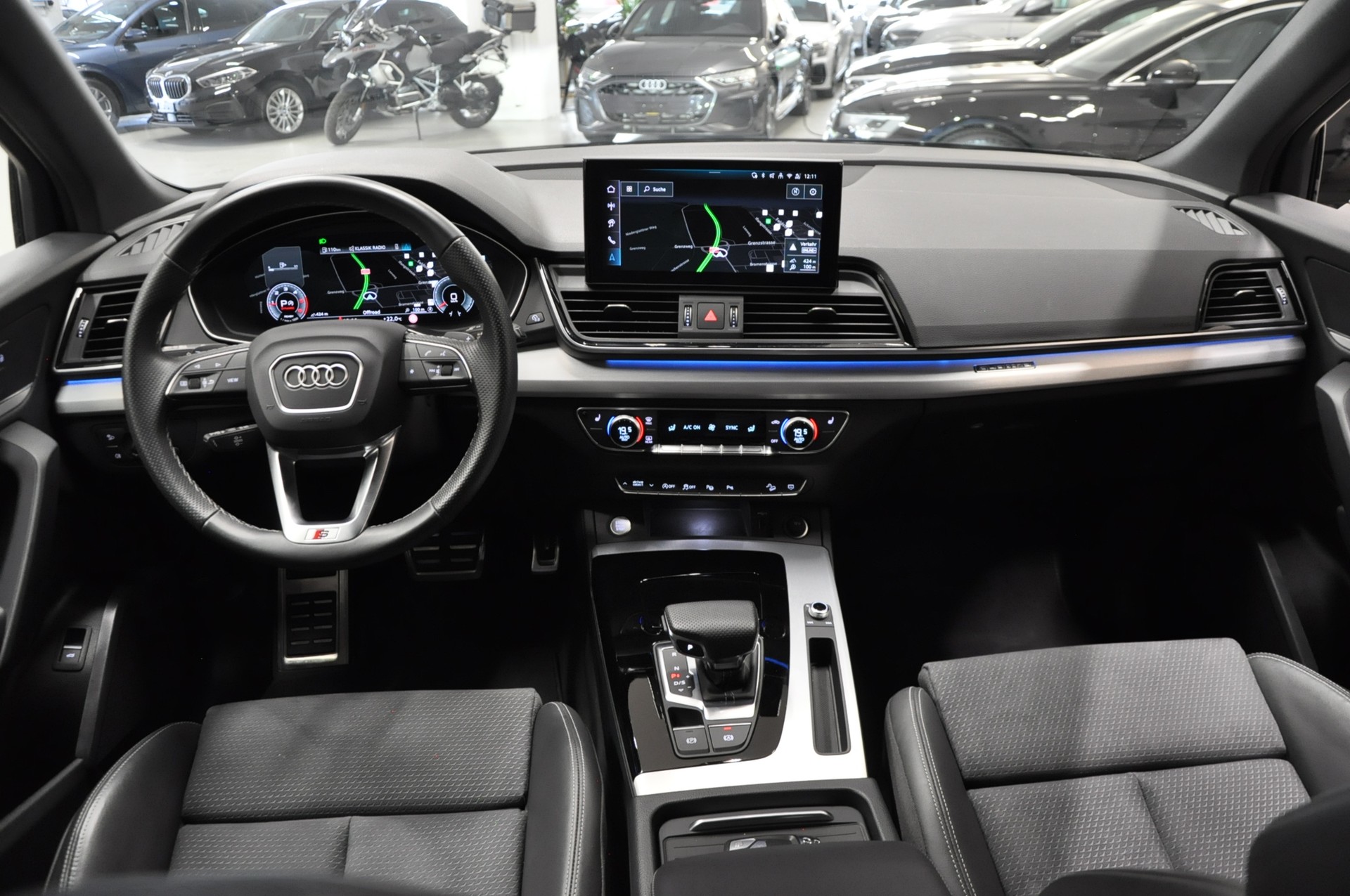 AUDI Q5 Sportback 40 TDI Blackedition quattro S-tronic-image-17