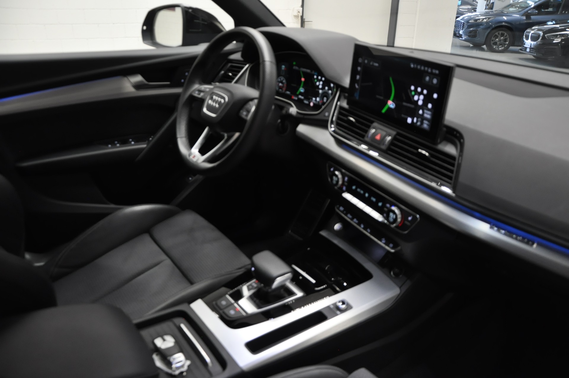 AUDI Q5 Sportback 40 TDI Blackedition quattro S-tronic-image-11