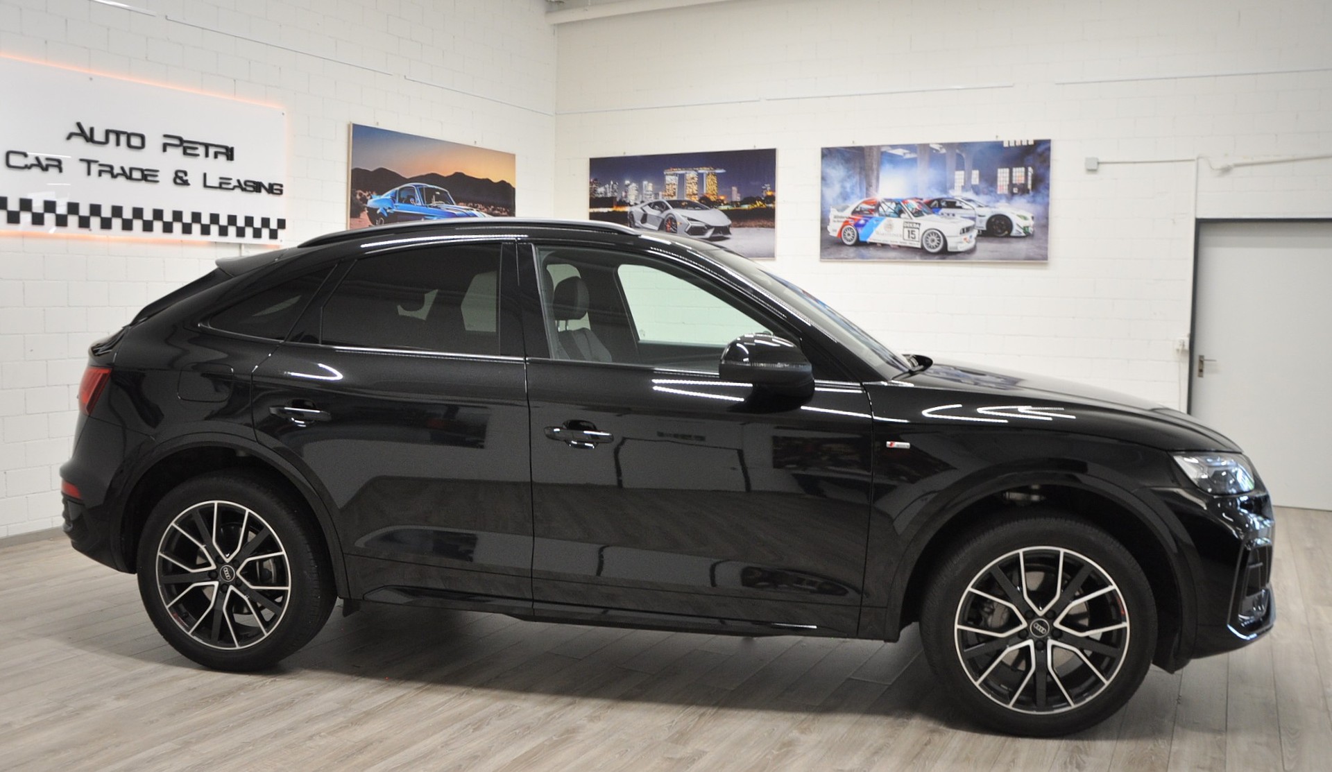 AUDI Q5 Sportback 40 TDI Blackedition quattro S-tronic-image-4