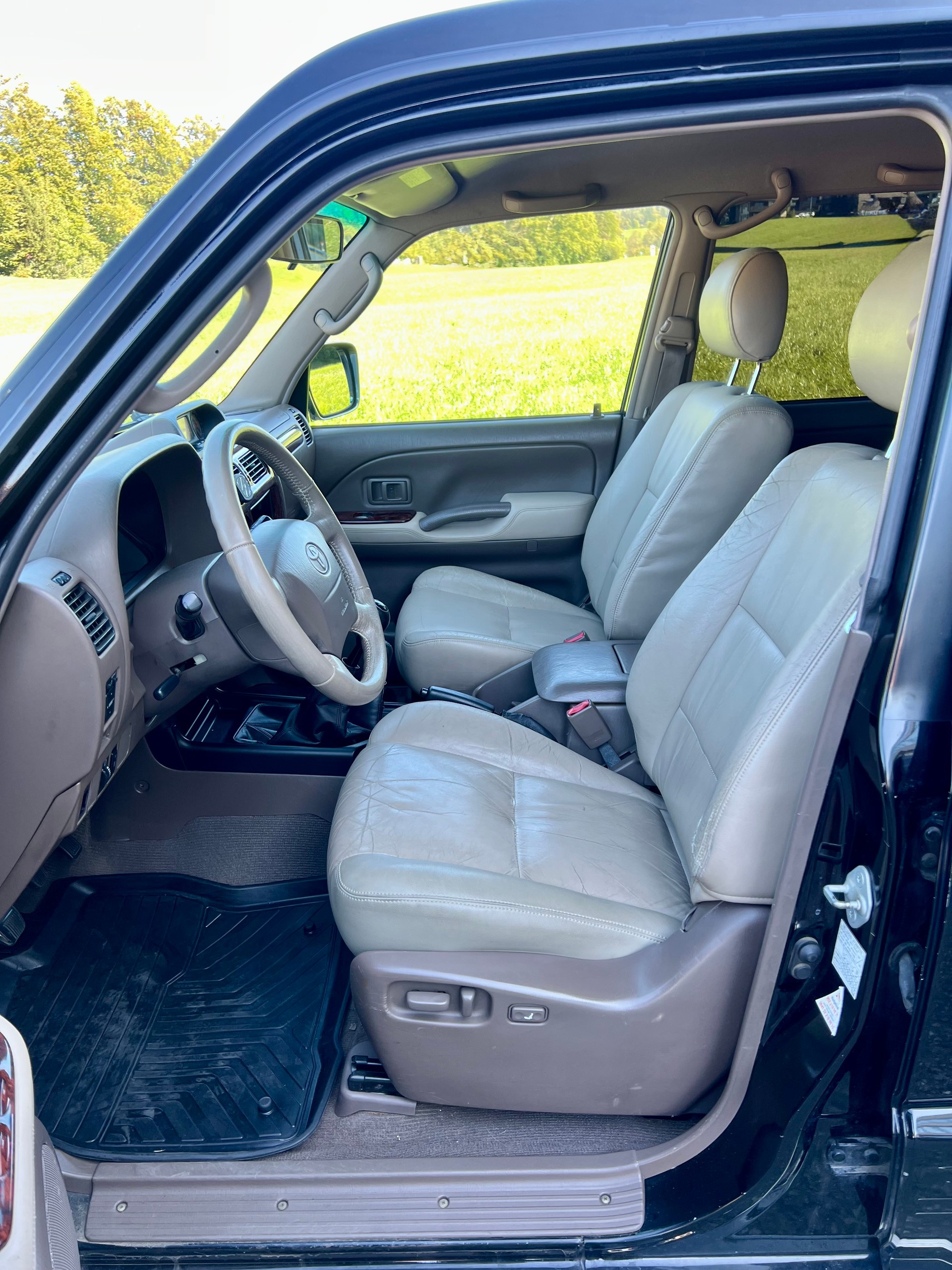 TOYOTA Land Cruiser 300 3.0 TD VX 50th Anniversary-image-9