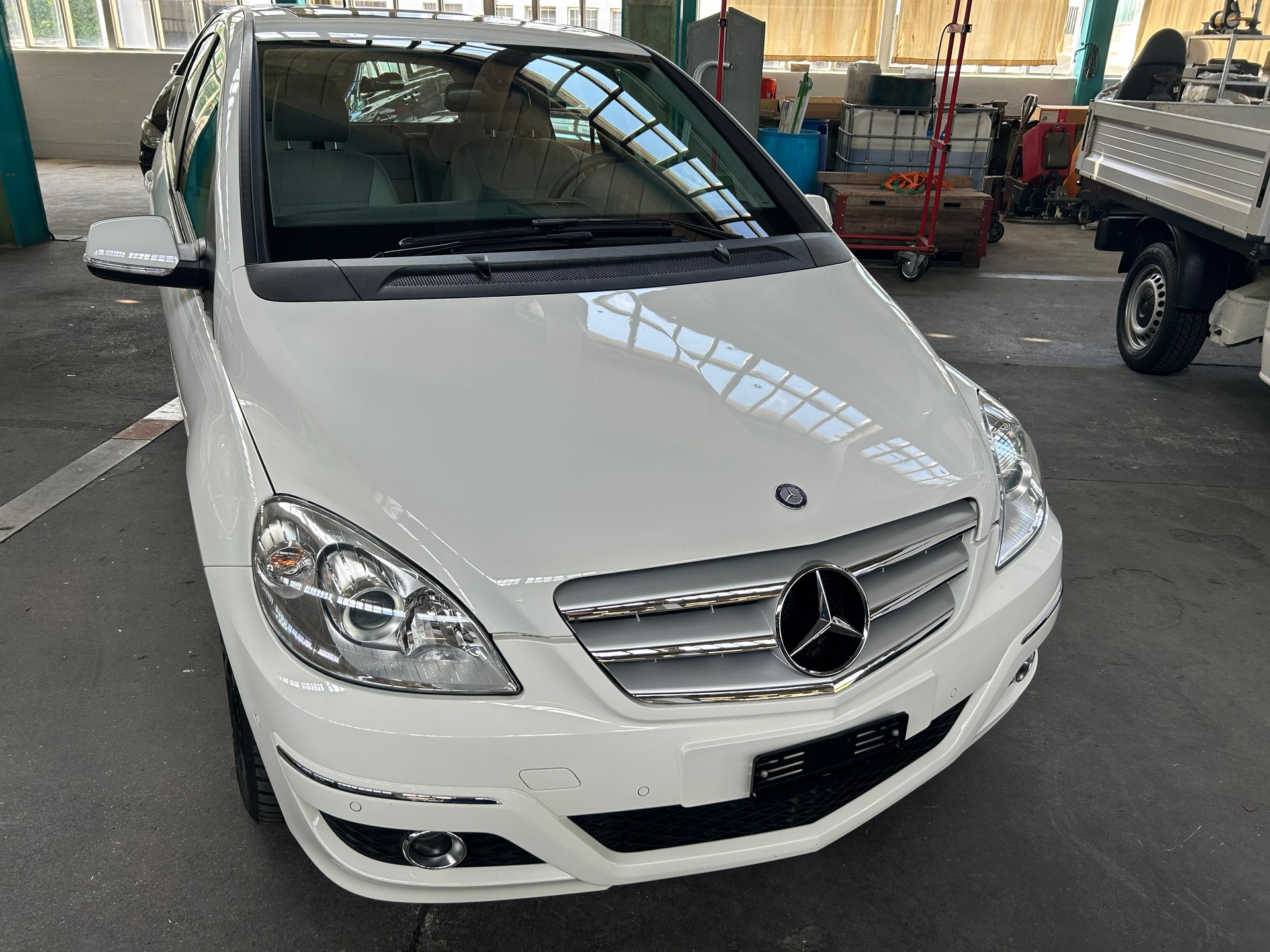 MERCEDES-BENZ B 200-image-3