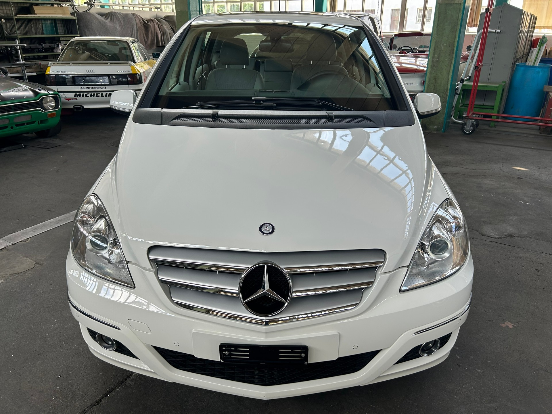 MERCEDES-BENZ B 200-image-4