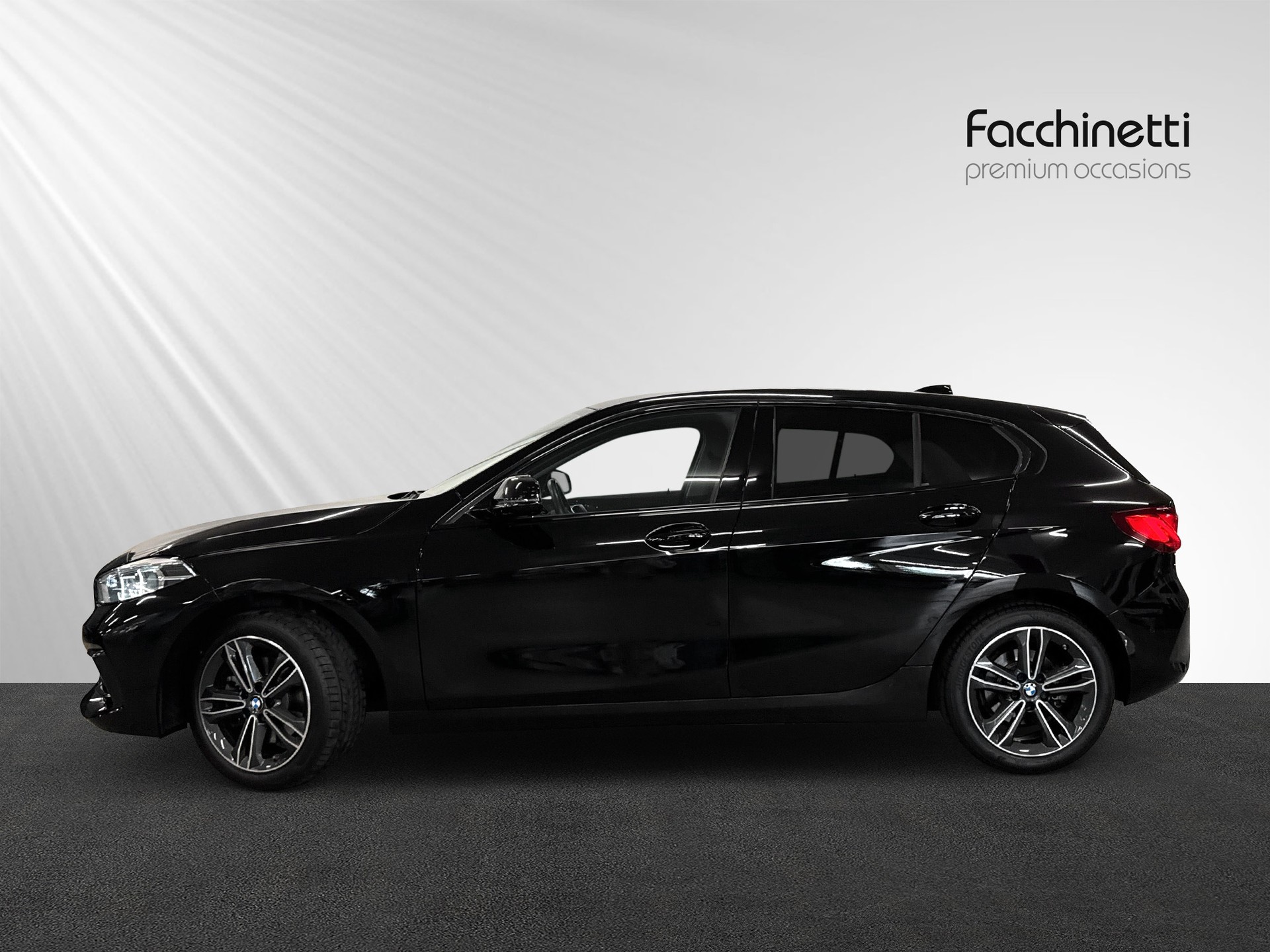 BMW 118d Steptronic Sport Line-showroom-element-1