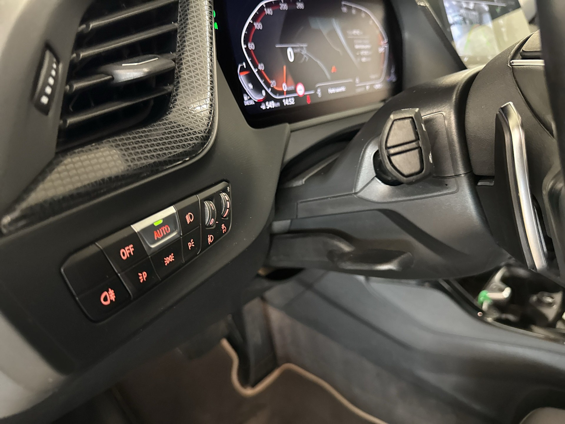 BMW 118d Steptronic Sport Line-image-18