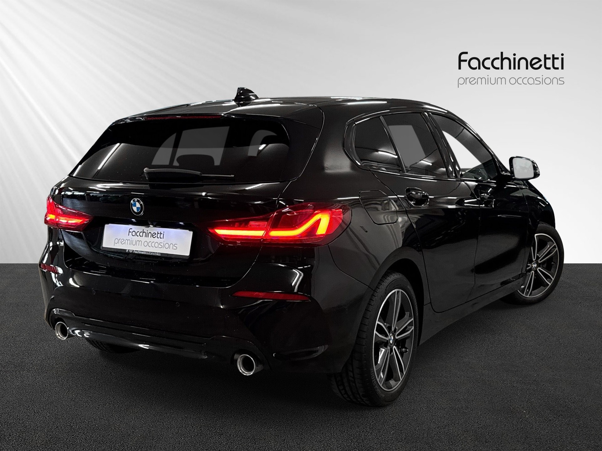 BMW 118d Steptronic Sport Line-showroom-element-2