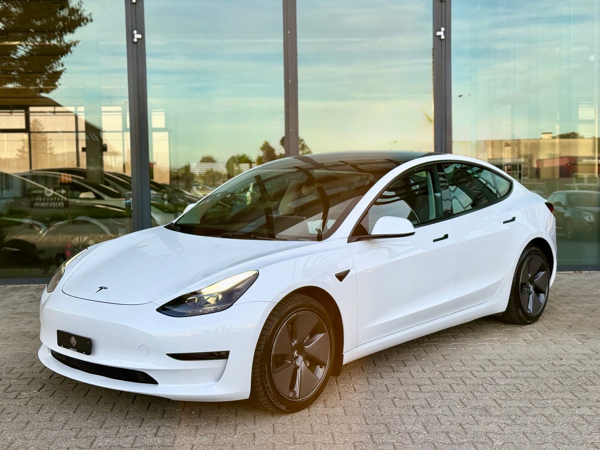 TESLA Model 3 Long Range Dual Motor AWD / Enhanced Autopilot / AMD Ryzen-showroom-element-2