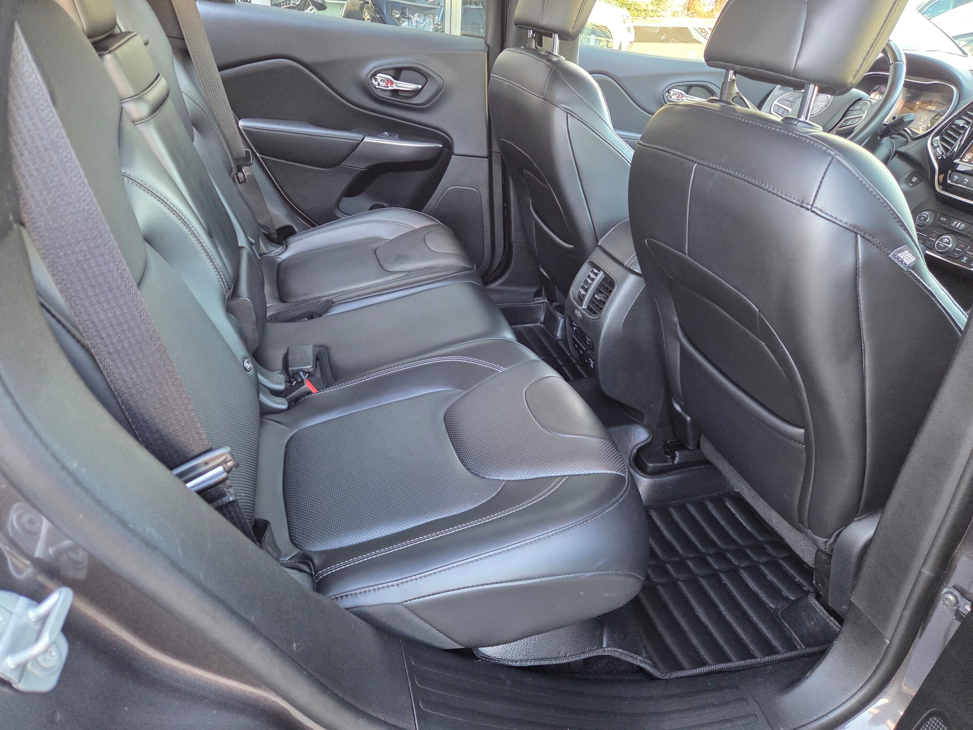 JEEP Cherokee 2.2MJ Overland AWD Drive II 9ATX-image-12