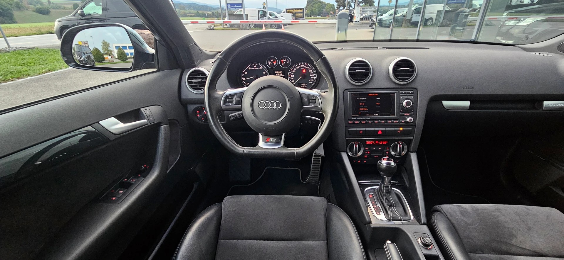 AUDI S3 Sportback 2.0 TFSI quattro S-tronic-image-10