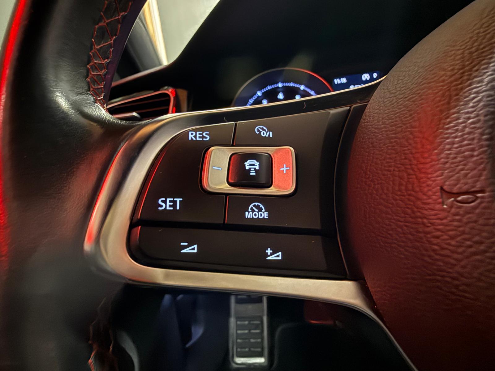 VW Golf 2.0 TSI GTI DSG-image-17