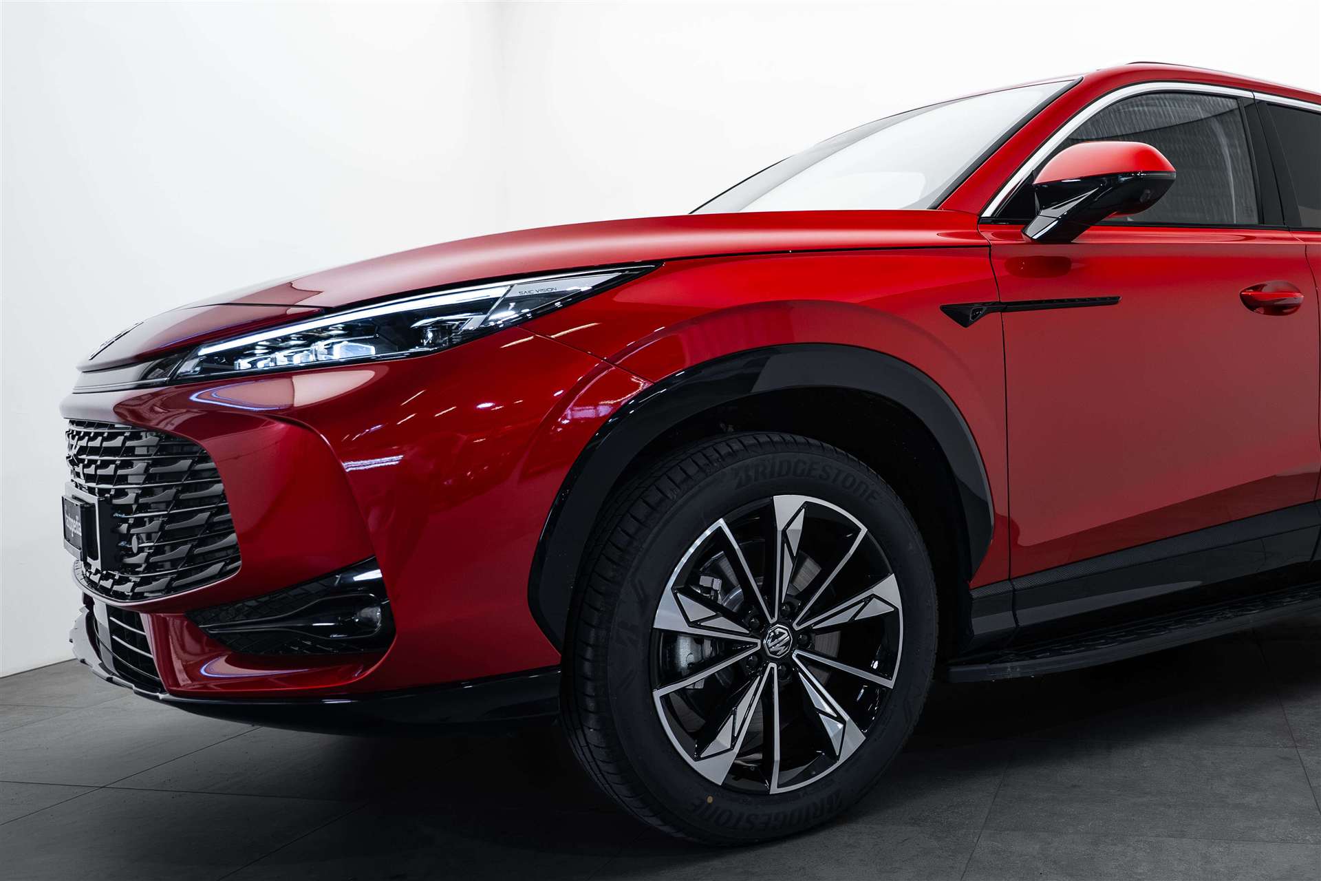 MG MG HS 1.5 T PHEV Comfort 272PS Automat-showroom-element-1