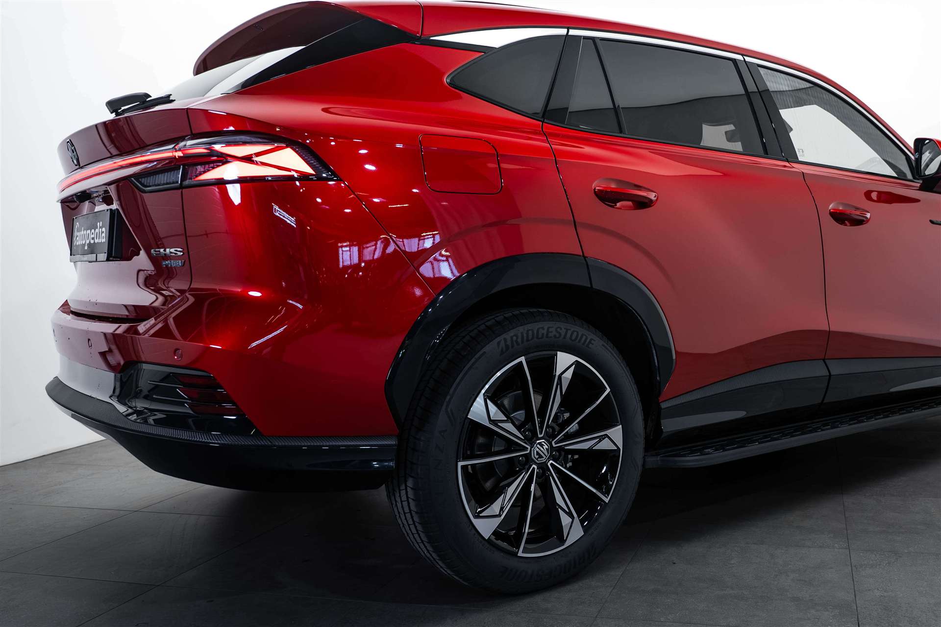 MG MG HS 1.5 T PHEV Comfort 272PS Automat-showroom-element-3