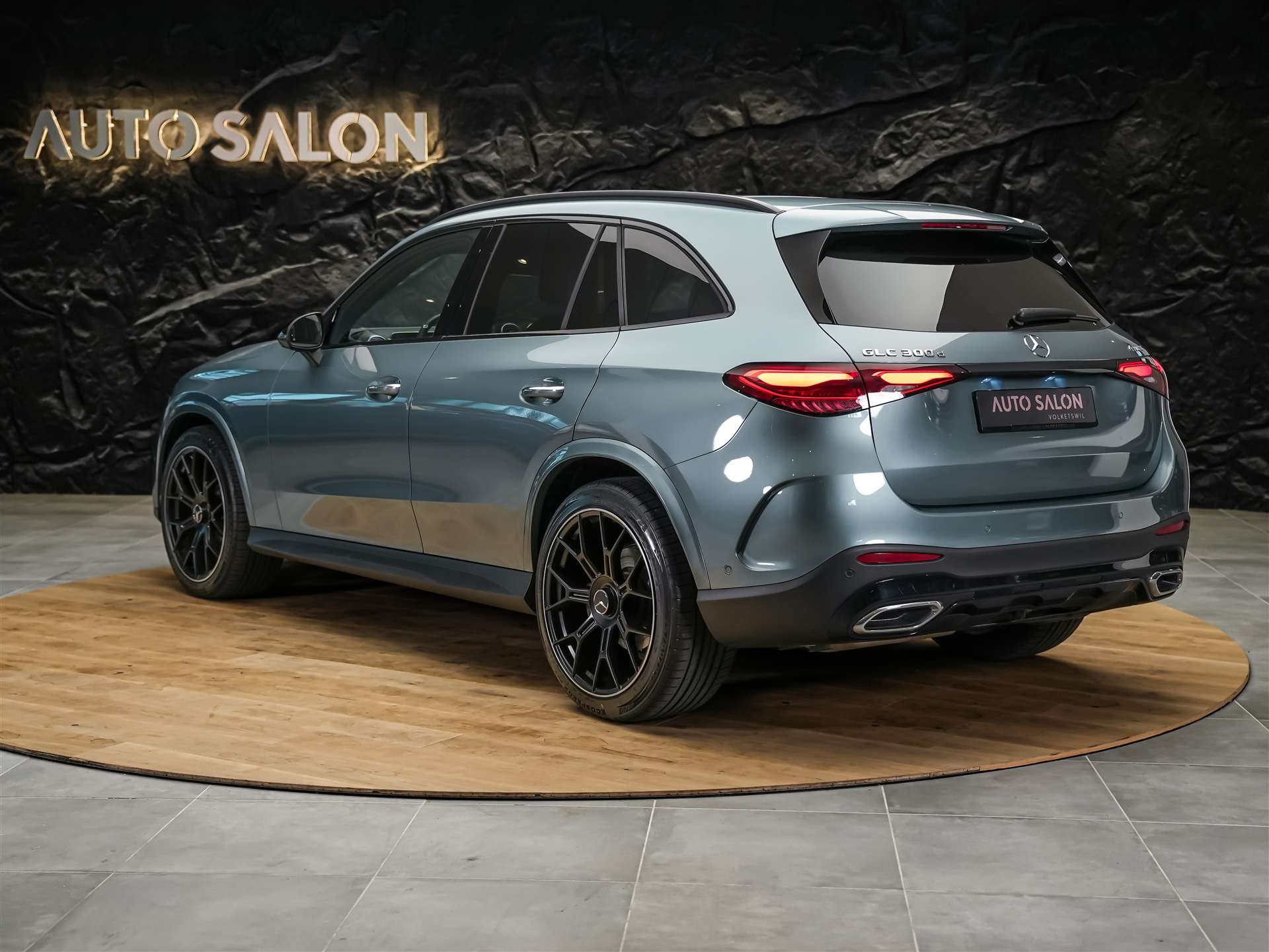 MERCEDES-BENZ GLC 300 d 4Matic AMG Line 9G-Tronic *21" Felgen*Digital Light*AHK*-showroom-element-3