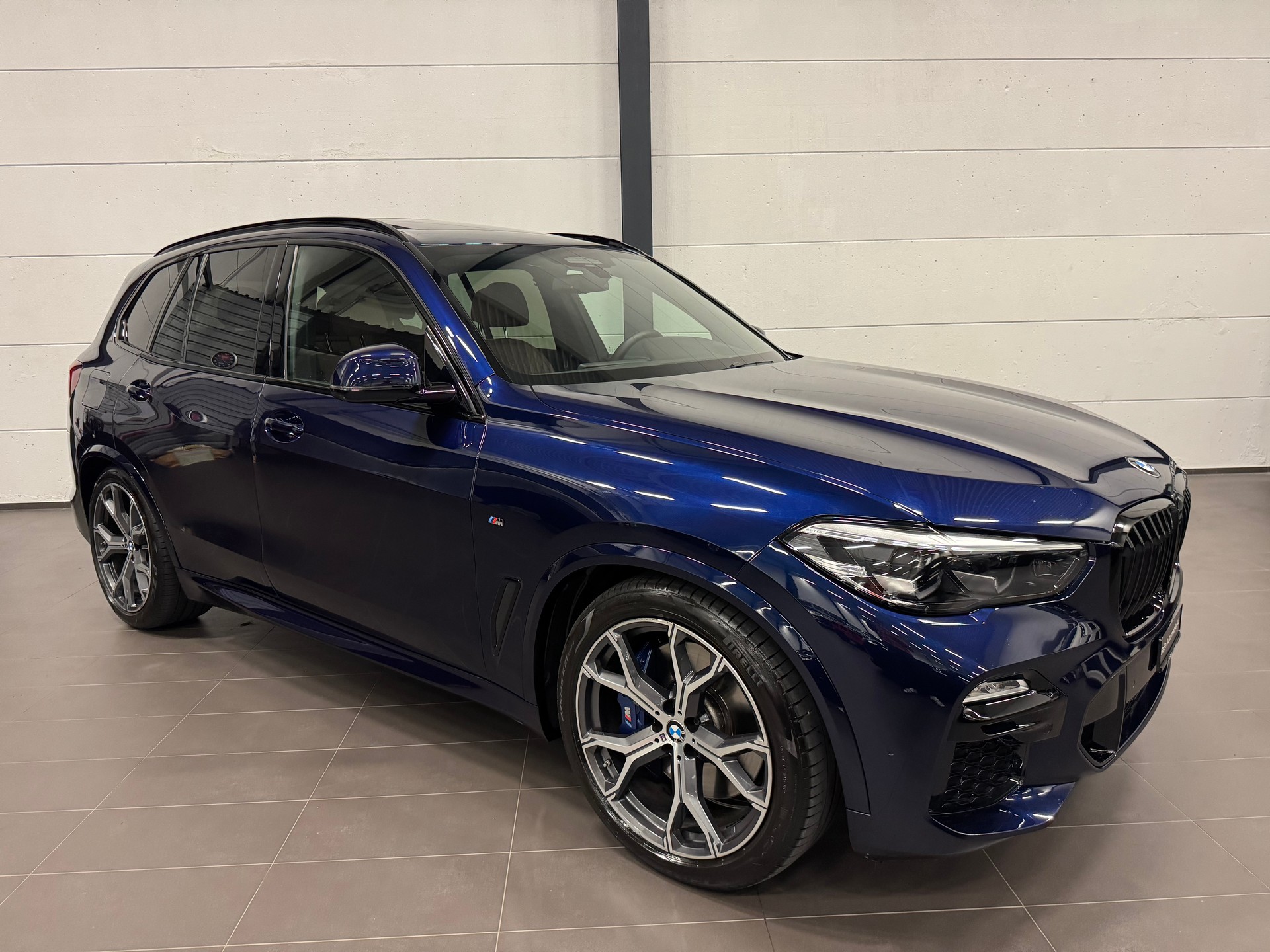 BMW X5 xDrive 48V 40d M Sport Steptronic-showroom-element-1