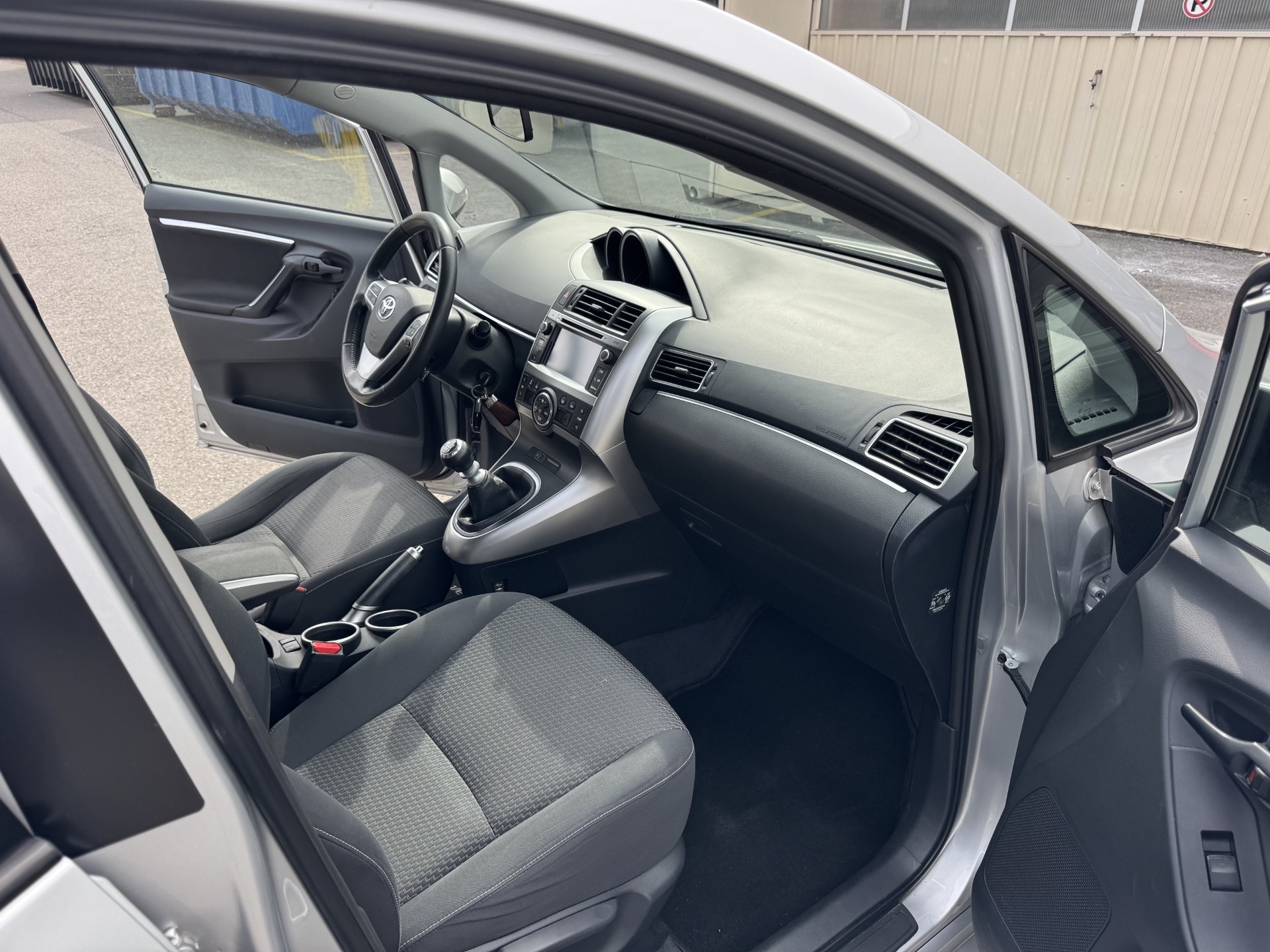 TOYOTA Verso 1.6 D-4D Trend-image-13