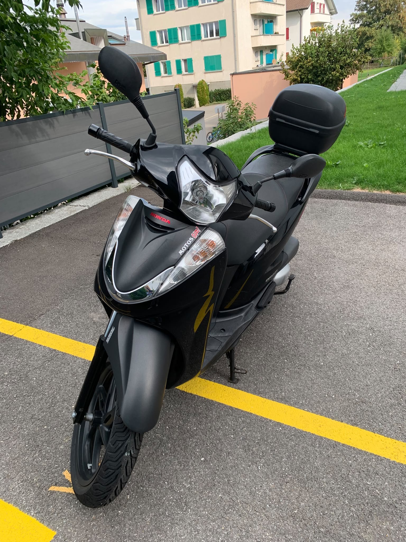 HONDA SH 300 i ABS-image-1