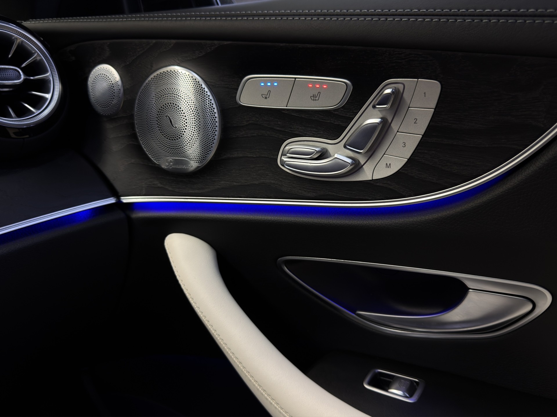 MERCEDES-BENZ E 400 Coupé AMG Line 4 Matic 9G-Tronic-image-35