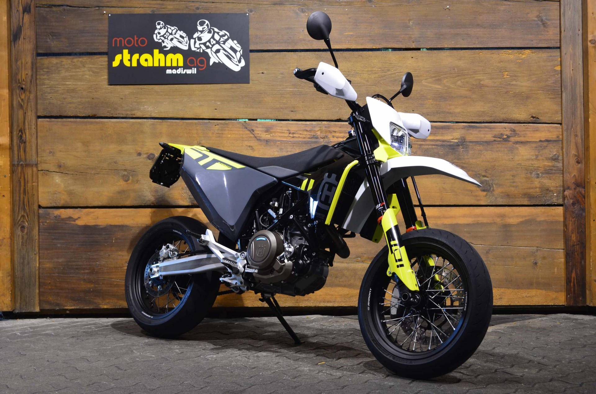 HUSQVARNA 701 Supermoto-image-0