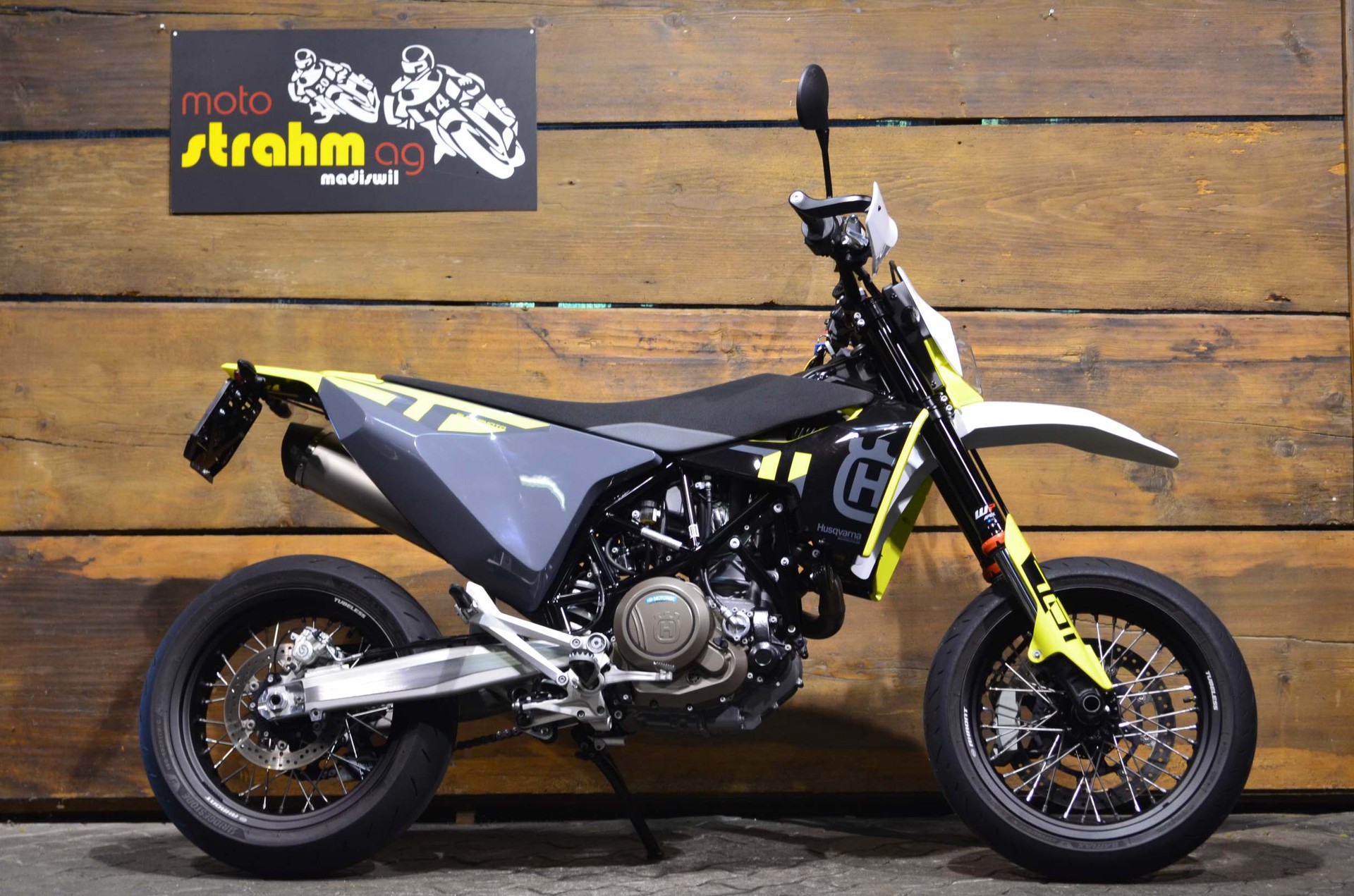 HUSQVARNA 701 Supermoto-image-1