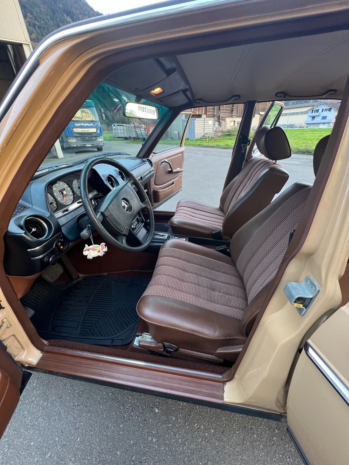 MERCEDES-BENZ 250-image-9