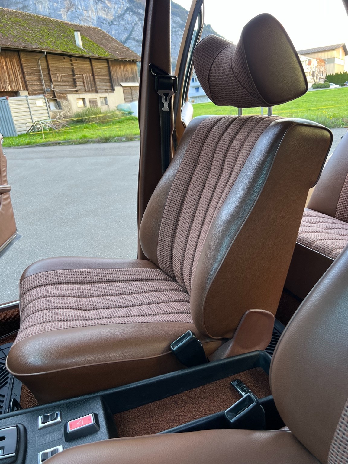 MERCEDES-BENZ 250-image-13
